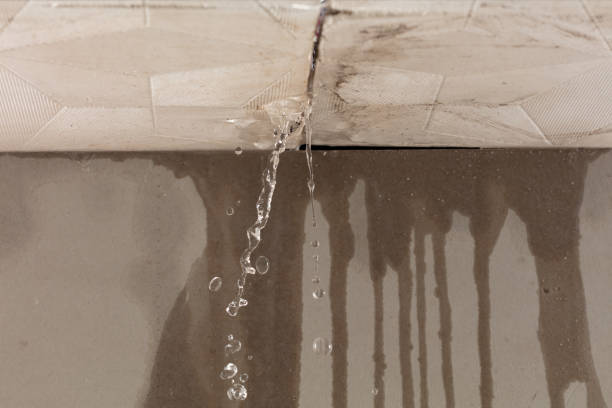 Professional Water Extraction technician working in Beverly, OH